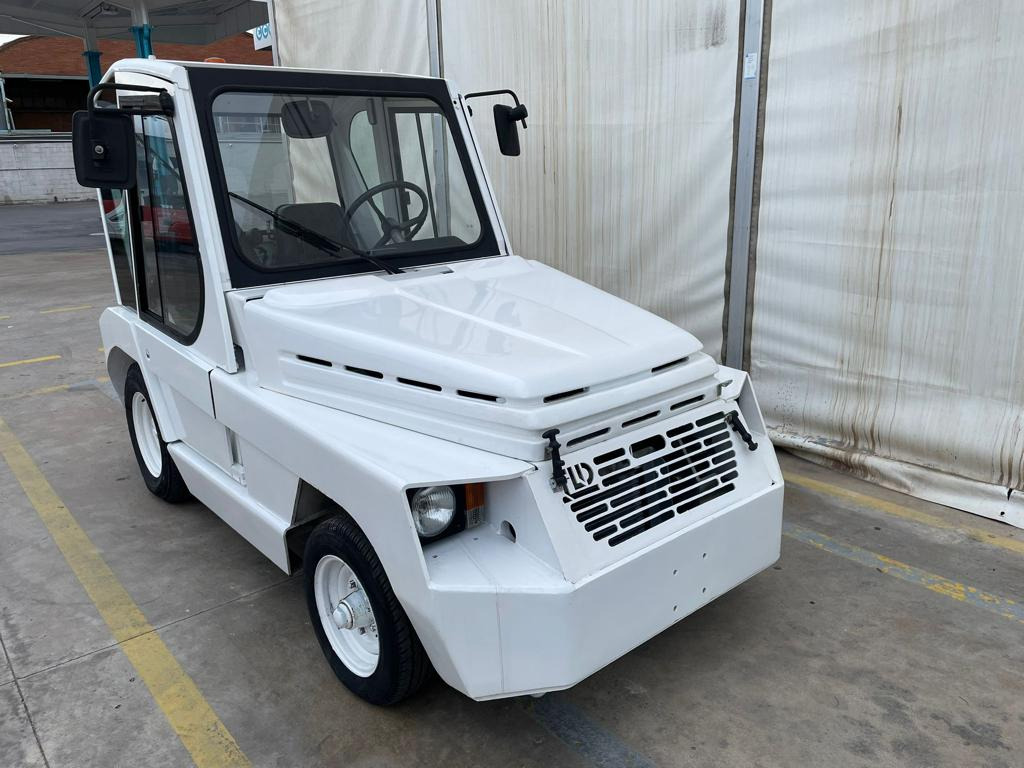 TLD TMX30 - Tracteur d'avions: photos 2 TLD TMX30 - Tracteur d'avions: photos 2