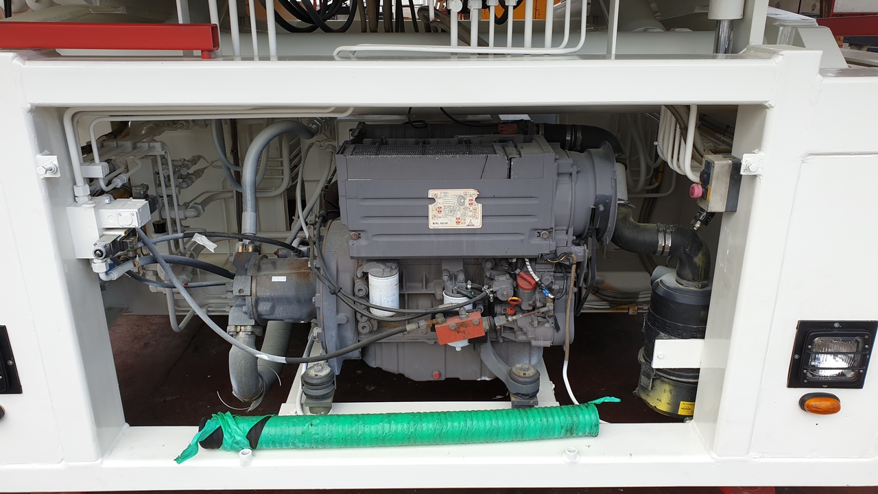 Loader Universal Trepel 70U - Chargeur de fret: photos 3 Loader Universal Trepel 70U - Chargeur de fret: photos 3