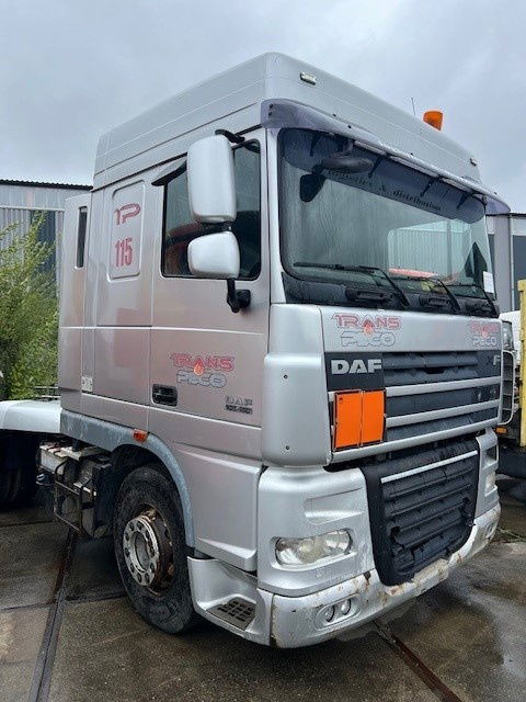 DAF XF 105.460 FT105.460 XF Manuel , Engine Problem - Tracteur routier: photos 2 DAF XF 105.460 FT105.460 XF Manuel , Engine Problem - Tracteur routier: photos 2