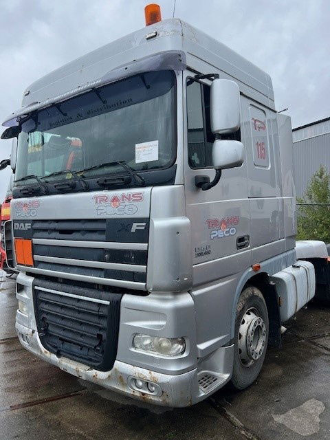 DAF XF 105.460 FT105.460 XF Manuel , Engine Problem - Tracteur routier: photos 1 DAF XF 105.460 FT105.460 XF Manuel , Engine Problem - Tracteur routier: photos 1