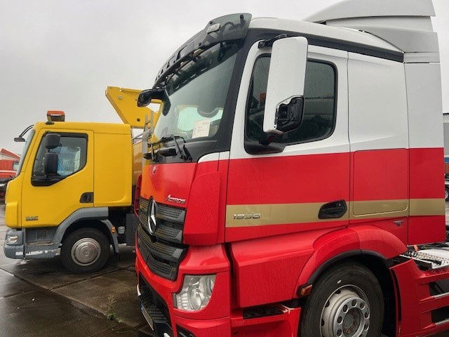 Mercedes-Benz Actros 1830 Actros 1830 LS , NO Engine Gearbox - Tracteur routier: photos 2 Mercedes-Benz Actros 1830 Actros 1830 LS , NO Engine Gearbox - Tracteur routier: photos 2
