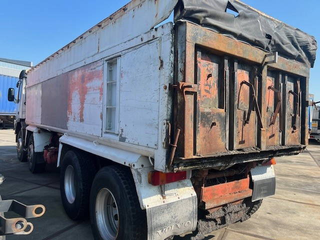 Volvo FM 12 FM12 8x4 - Camion benne: photos 5 Volvo FM 12 FM12 8x4 - Camion benne: photos 5