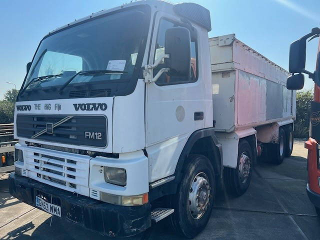 Volvo FM 12 FM12 8x4 - Camion benne: photos 1 Volvo FM 12 FM12 8x4 - Camion benne: photos 1