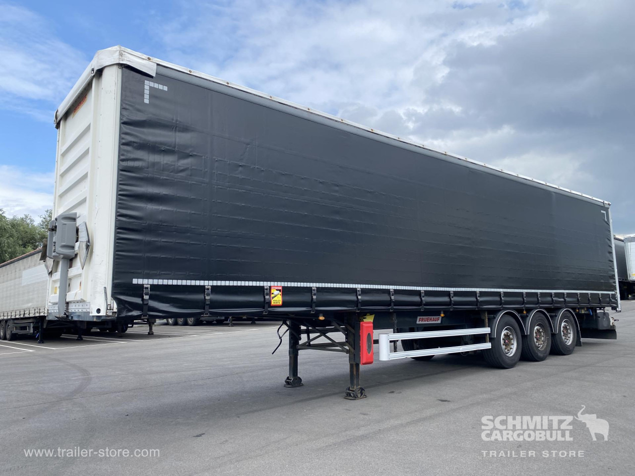 FRUEHAUF Curtainsider Standard - Semi-remorque rideaux coulissants: photos 1 FRUEHAUF Curtainsider Standard - Semi-remorque rideaux coulissants: photos 1