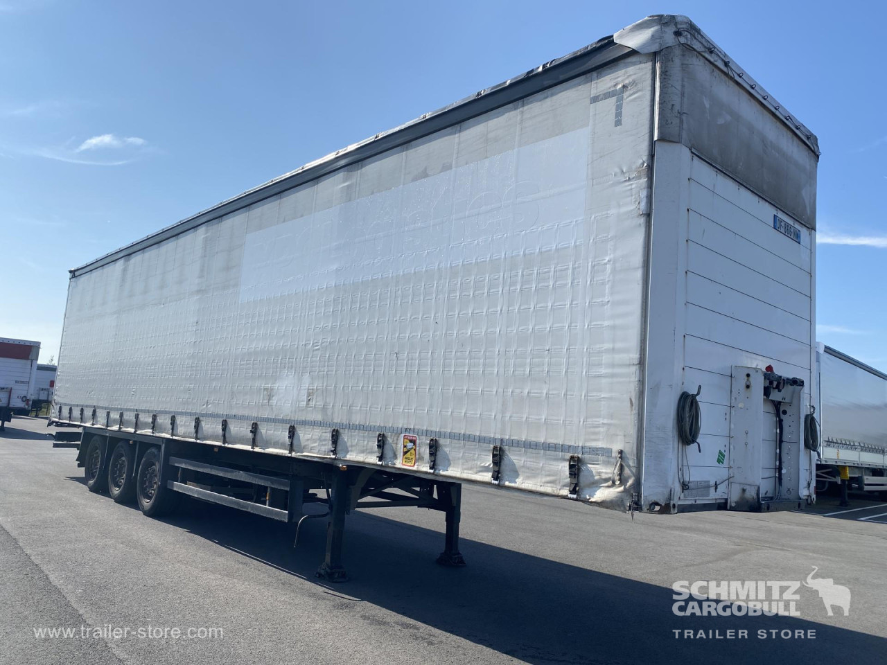 SCHMITZ Curtainsider Standard - Semi-remorque rideaux coulissants: photos 1 SCHMITZ Curtainsider Standard - Semi-remorque rideaux coulissants: photos 1