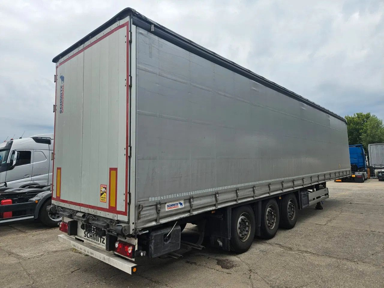 Schmitz Cargobull SCB S3T Standard 3 units! Lifting Axle A&C, XL C - Semi-remorque rideaux coulissants: photos 4 Schmitz Cargobull SCB S3T Standard 3 units! Lifting Axle A&C, XL C - Semi-remorque rideaux coulissants: photos 4