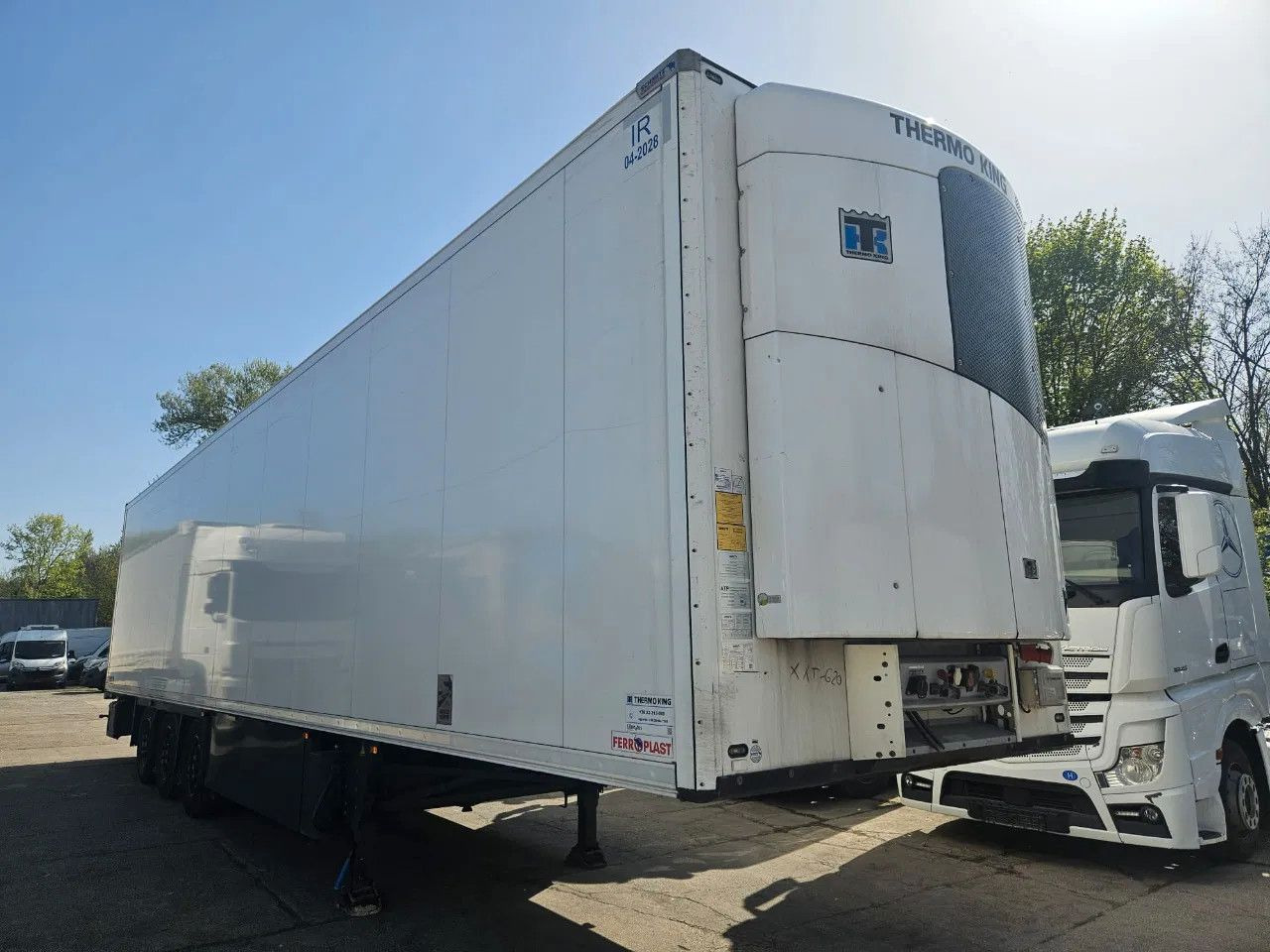 Schmitz Cargobull SCB S3T Thermo King SLXi 300-Pallet box- Lifting - Semi-remorque frigorifique: photos 2 Schmitz Cargobull SCB S3T Thermo King SLXi 300-Pallet box- Lifting - Semi-remorque frigorifique: photos 2