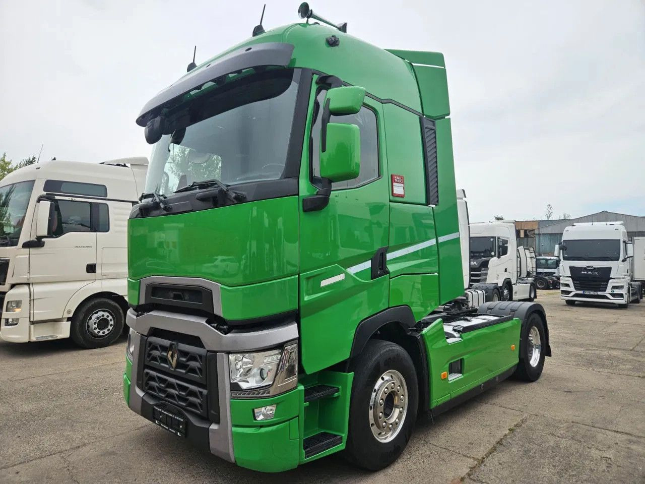 Renault T520 HSC, Navi, Standklima, Horns, Full Spoiler, - Tracteur routier: photos 1 Renault T520 HSC, Navi, Standklima, Horns, Full Spoiler, - Tracteur routier: photos 1