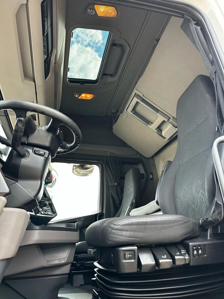 Scania S450 Standard-Digital Display, StandKlima, Retar - Tracteur routier: photos 5 Scania S450 Standard-Digital Display, StandKlima, Retar - Tracteur routier: photos 5
