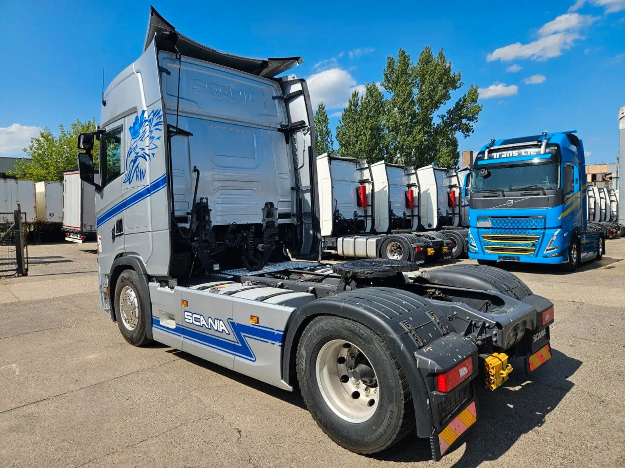 Scania S500 Standklima, 2 fridges, Big Navi, Alloy whee - Tracteur routier: photos 4 Scania S500 Standklima, 2 fridges, Big Navi, Alloy whee - Tracteur routier: photos 4