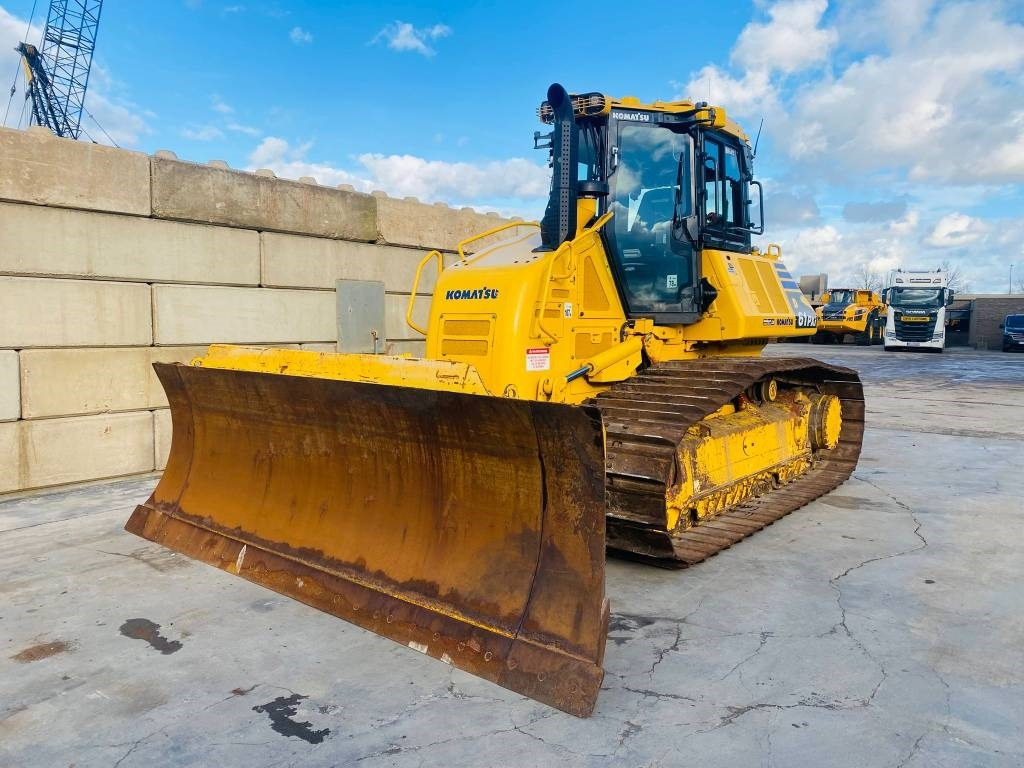 Komatsu D 61 PXI-24E0 - Bulldozer: photos 4 Komatsu D 61 PXI-24E0 - Bulldozer: photos 4