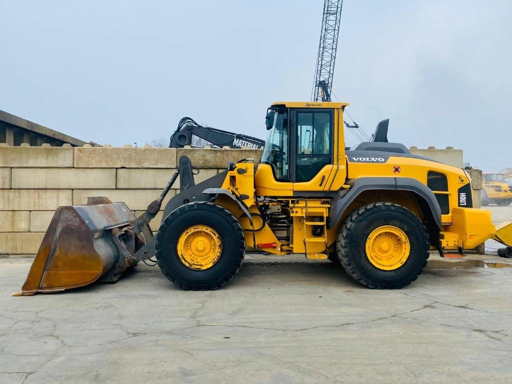 Volvo L 110 H - Chargeuse sur pneus: photos 1 Volvo L 110 H - Chargeuse sur pneus: photos 1