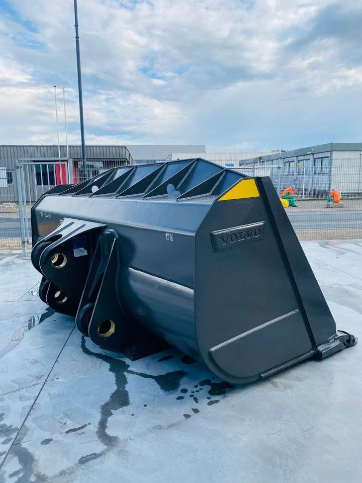 Volvo L 350 H  - Godet pour Engins de chantier: photos 2 Volvo L 350 H  - Godet pour Engins de chantier: photos 2