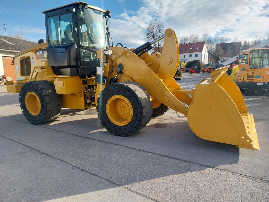 CAT 926M - Chargeuse sur pneus: photos 1 CAT 926M - Chargeuse sur pneus: photos 1