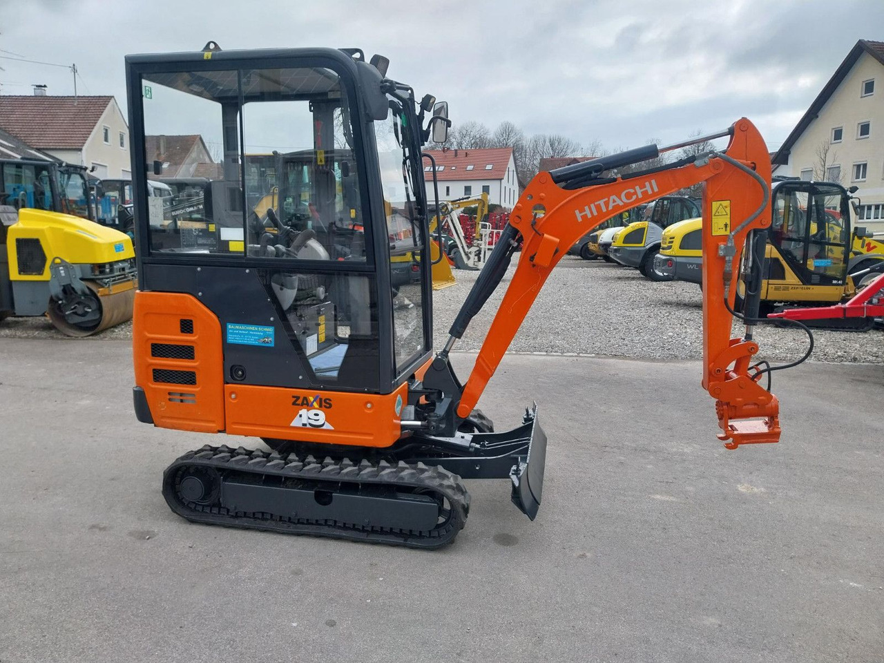 Hitachi ZX 19 mit Powertilt - Mini pelle: photos 4 Hitachi ZX 19 mit Powertilt - Mini pelle: photos 4