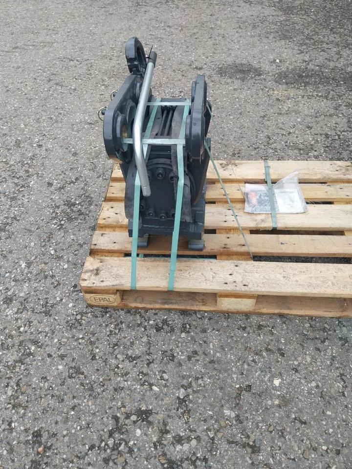 Rädlinger Tilt 8-12 t Powertilt Minibagger MS 08 Zeppelin Neuson - Tiltrotator pour Mini pelle: photos 2 Rädlinger Tilt 8-12 t Powertilt Minibagger MS 08 Zeppelin Neuson - Tiltrotator pour Mini pelle: photos 2