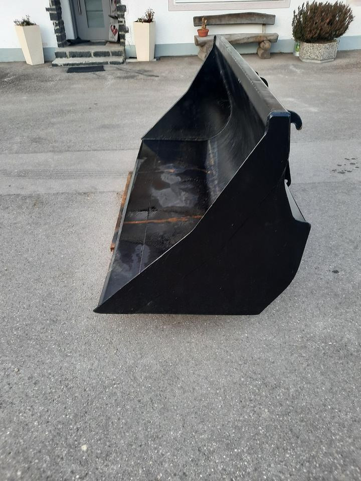 Schaufel 2,4m Teleskoplader Radlader Universalschaufel Genie - Godet pour chargeur: photos 4 Schaufel 2,4m Teleskoplader Radlader Universalschaufel Genie - Godet pour chargeur: photos 4