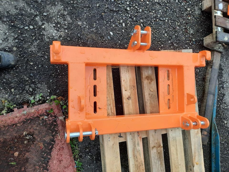 Lame à neige Schneeschild 2,2m Volvo Cat Liebherr Schlepper Radlader Hoflader: photos 11 Lame à neige Schneeschild 2,2m Volvo Cat Liebherr Schlepper Radlader Hoflader: photos 11