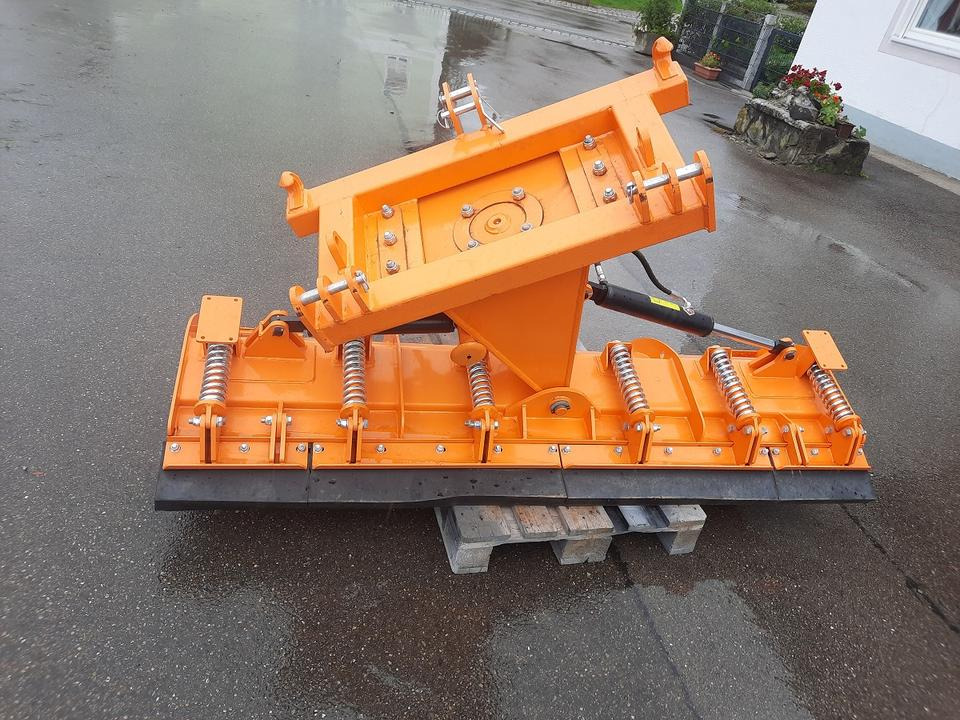 Lame à neige Schneeschild 2,2m Volvo Cat Liebherr Schlepper Radlader Hoflader: photos 7 Lame à neige Schneeschild 2,2m Volvo Cat Liebherr Schlepper Radlader Hoflader: photos 7