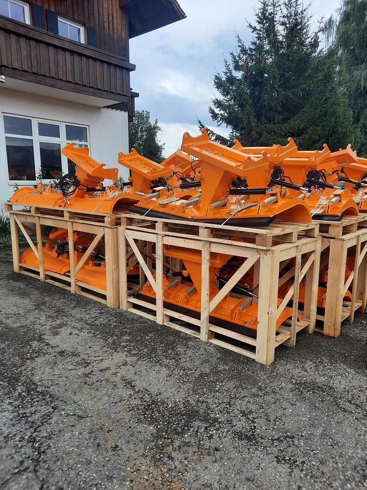 Lame à neige Schneeschild 2,2m Volvo Cat Liebherr Schlepper Radlader Hoflader: photos 8 Lame à neige Schneeschild 2,2m Volvo Cat Liebherr Schlepper Radlader Hoflader: photos 8