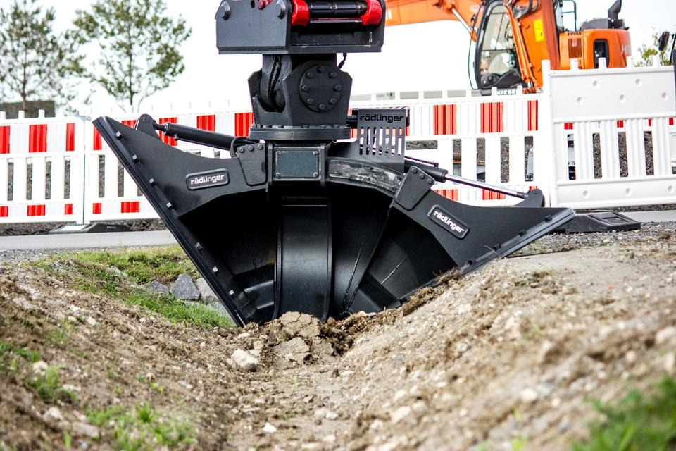 Trapezlöffel hydraulisch verstellbar MS 10 10 - 20 to Löffel JCB - Godet pour pelle: photos 1 Trapezlöffel hydraulisch verstellbar MS 10 10 - 20 to Löffel JCB - Godet pour pelle: photos 1