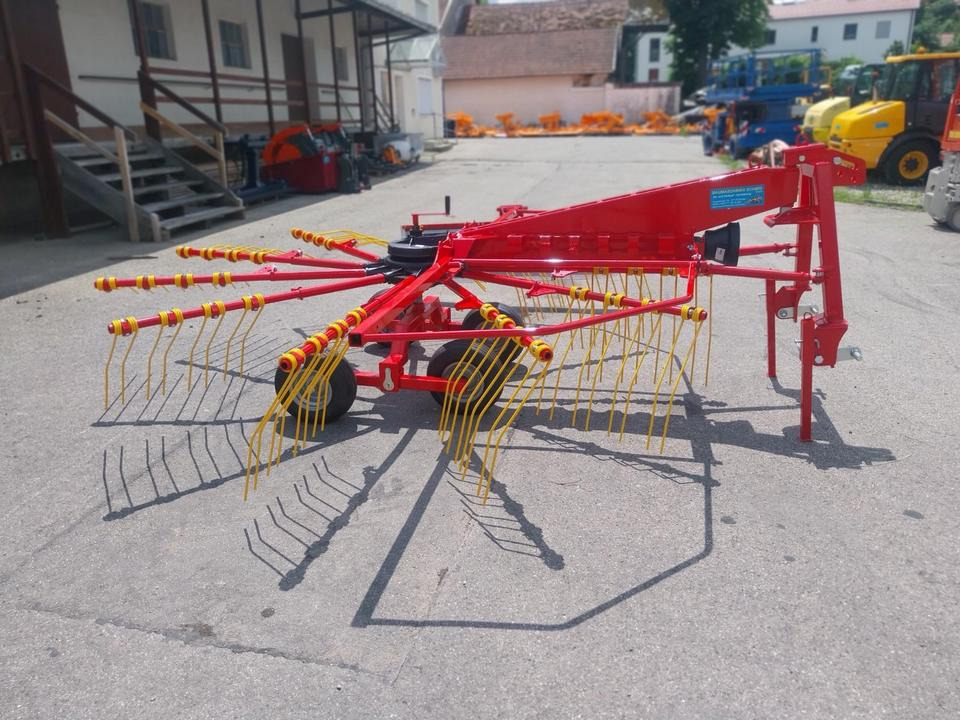 Neuen Kreiselschwader Schwader 4,2m KN-420 Claas - Faneuse: photos 3 Neuen Kreiselschwader Schwader 4,2m KN-420 Claas - Faneuse: photos 3