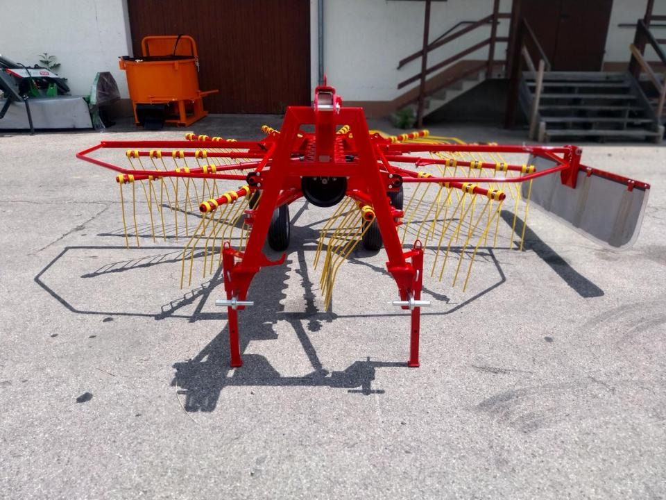 Neuen Kreiselschwader Schwader 4,2m KN-420 Claas - Faneuse: photos 2 Neuen Kreiselschwader Schwader 4,2m KN-420 Claas - Faneuse: photos 2