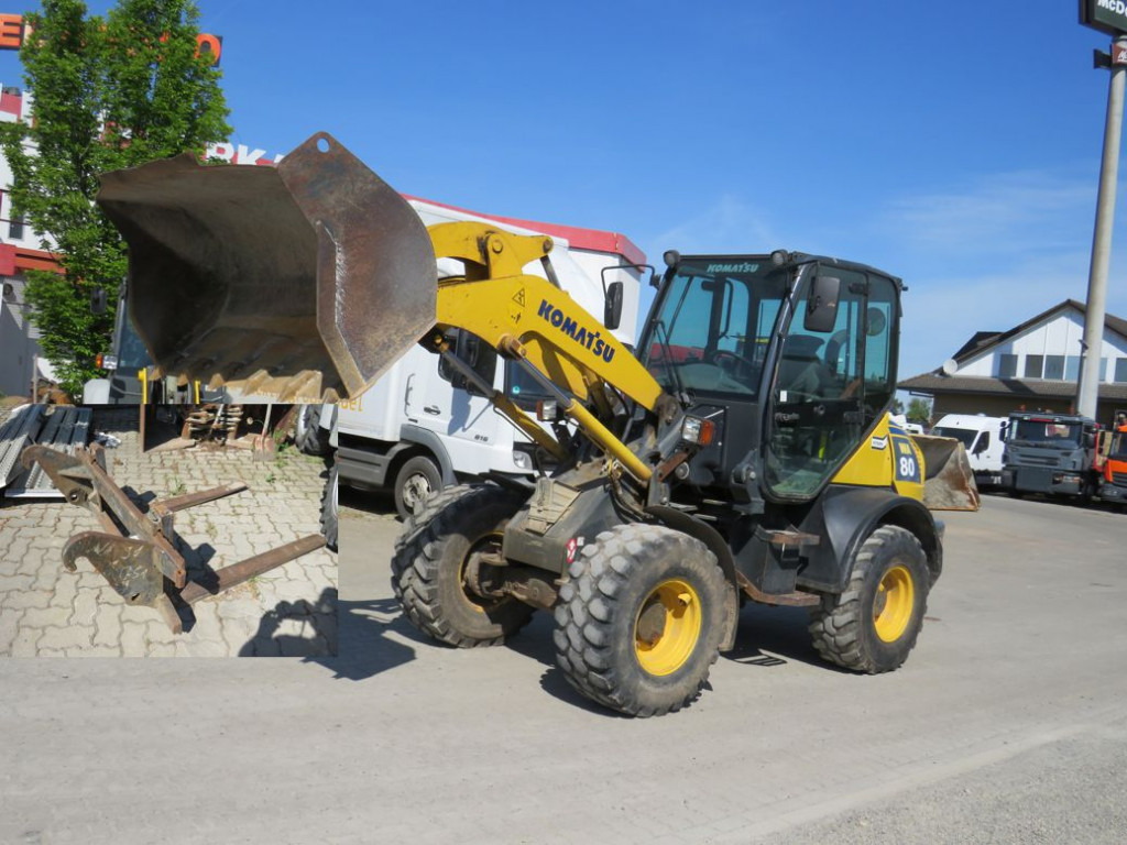 KOMATSU HANOMAG Radlader WA 80 - 6 Radlader - Chargeuse sur pneus: photos 1 KOMATSU HANOMAG Radlader WA 80 - 6 Radlader - Chargeuse sur pneus: photos 1