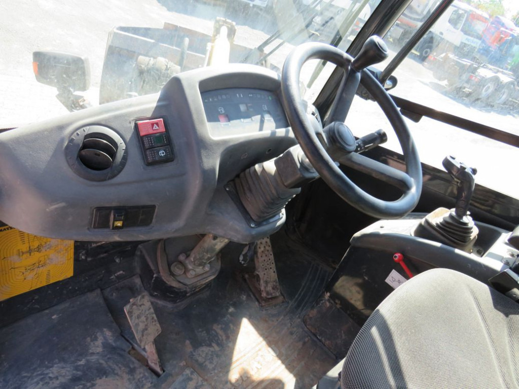 KOMATSU HANOMAG Radlader WA 80 - 6 Radlader - Chargeuse sur pneus: photos 5 KOMATSU HANOMAG Radlader WA 80 - 6 Radlader - Chargeuse sur pneus: photos 5