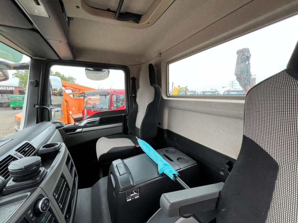 MAN TG-M 18.320 4x2 Absetzkipper Meiller, Funk - Camion multibenne: photos 2 MAN TG-M 18.320 4x2 Absetzkipper Meiller, Funk - Camion multibenne: photos 2