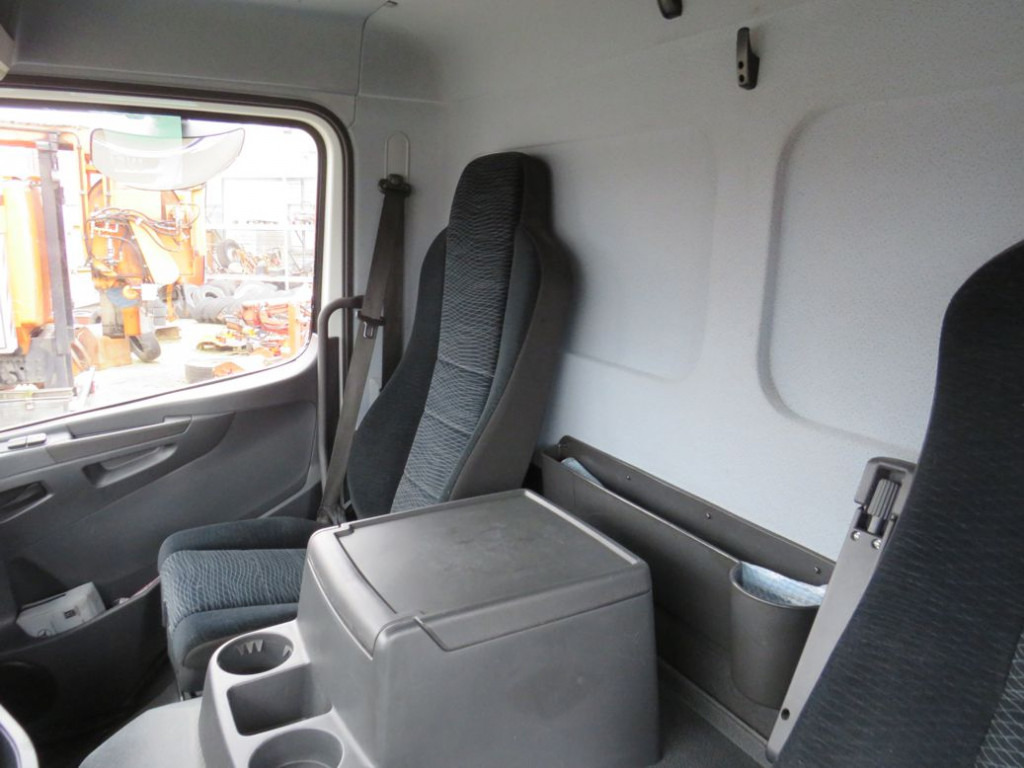 MERCEDES-BENZ Atego 1224 L Pritsche LBW LBW 1.5to - Camion à rideaux coulissants: photos 3 MERCEDES-BENZ Atego 1224 L Pritsche LBW LBW 1.5to - Camion à rideaux coulissants: photos 3