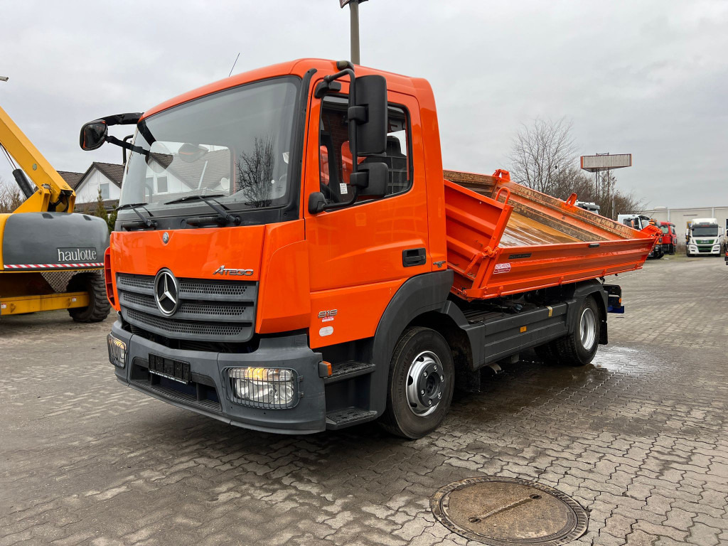 MERCEDES-BENZ Atego 818 K 2-Achs Kipper Schalter - Véhicule utilitaire benne: photos 1 MERCEDES-BENZ Atego 818 K 2-Achs Kipper Schalter - Véhicule utilitaire benne: photos 1