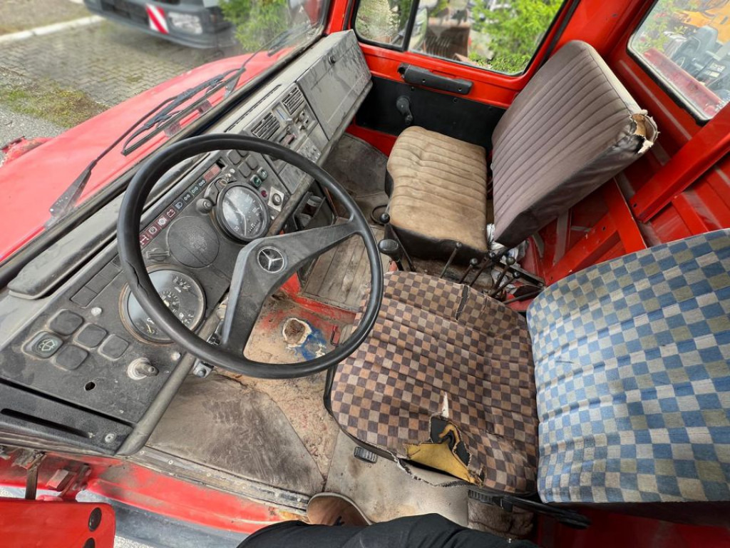 MERCEDES-BENZ Unimog U 424 2-Achs Allradkipper Front+Heckhydraulik Besen - Camion benne: photos 5 MERCEDES-BENZ Unimog U 424 2-Achs Allradkipper Front+Heckhydraulik Besen - Camion benne: photos 5