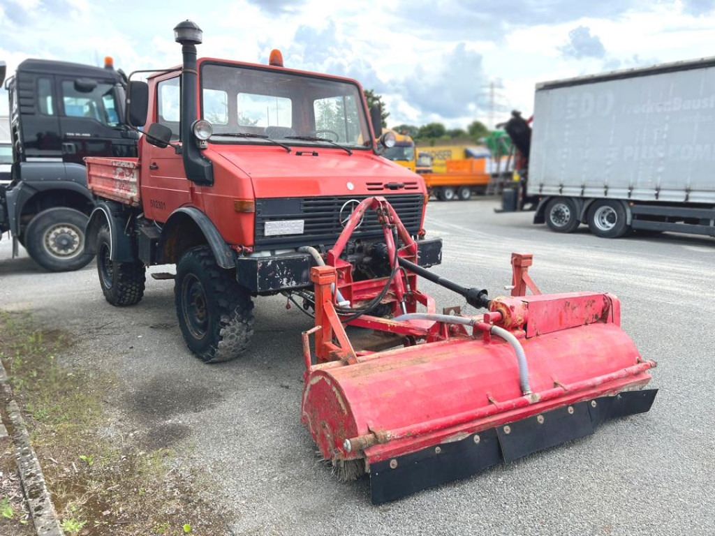 MERCEDES-BENZ Unimog U 424 2-Achs Allradkipper Front+Heckhydraulik Besen - Camion benne: photos 2 MERCEDES-BENZ Unimog U 424 2-Achs Allradkipper Front+Heckhydraulik Besen - Camion benne: photos 2