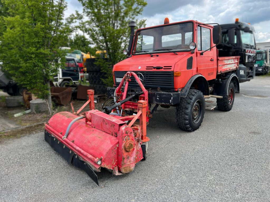 MERCEDES-BENZ Unimog U 424 2-Achs Allradkipper Front+Heckhydraulik Besen - Camion benne: photos 1 MERCEDES-BENZ Unimog U 424 2-Achs Allradkipper Front+Heckhydraulik Besen - Camion benne: photos 1