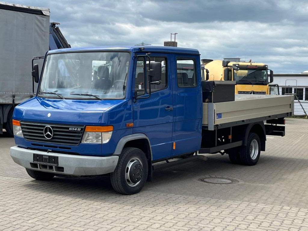 MERCEDES-BENZ Vario 614 D Pritsche Doppelkabine LKW Motor 4.3 Ltr. - Fourgon plateau, Utilitaire double cabine: photos 1 MERCEDES-BENZ Vario 614 D Pritsche Doppelkabine LKW Motor 4.3 Ltr. - Fourgon plateau, Utilitaire double cabine: photos 1