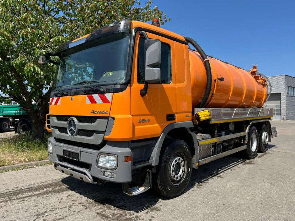 Mercedes-Benz Actros 2541 L6x2 Saug + Spülwagen super Zustand - Camion hydrocureur: photos 1 Mercedes-Benz Actros 2541 L6x2 Saug + Spülwagen super Zustand - Camion hydrocureur: photos 1