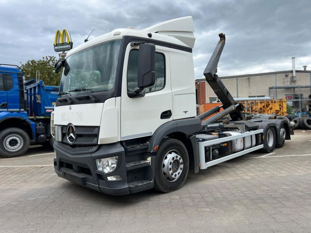 Mercedes-Benz Actros 2543 L 6x2 Abrollkipper MeillerLenk/Lift - Camion ampliroll: photos 1 Mercedes-Benz Actros 2543 L 6x2 Abrollkipper MeillerLenk/Lift - Camion ampliroll: photos 1