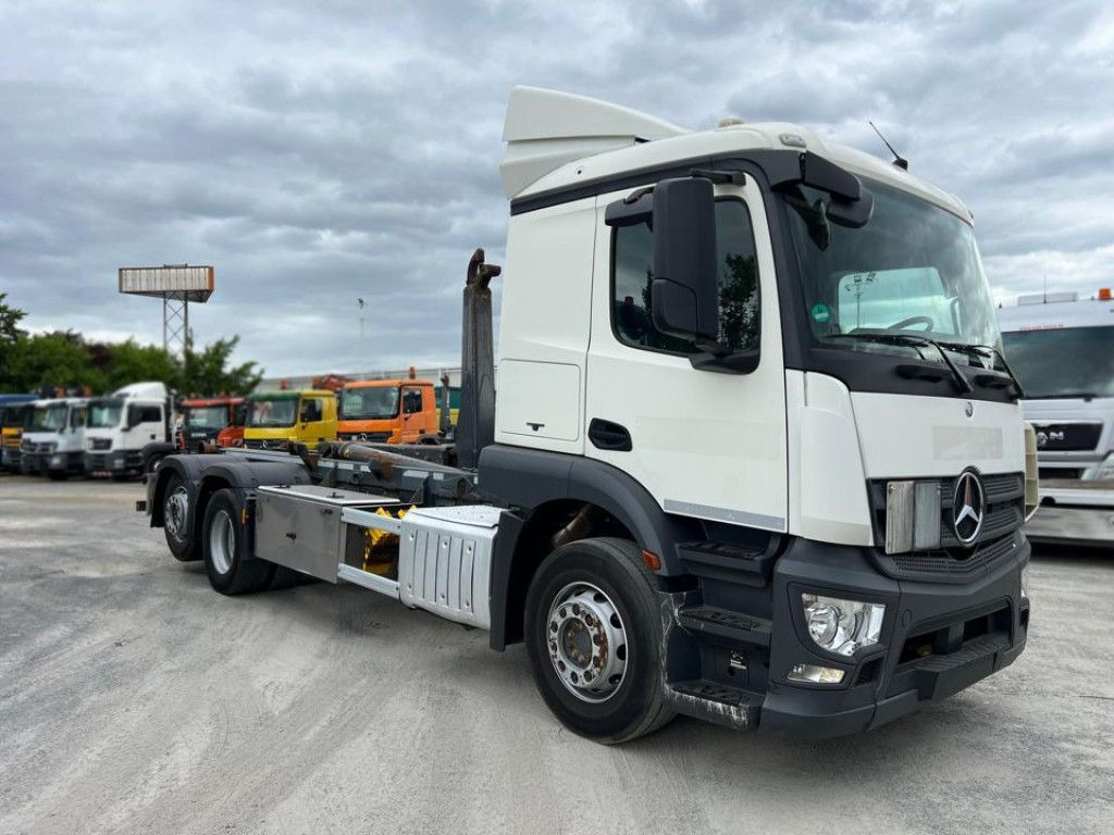 Mercedes-Benz Actros 2543 L 6x2 Abrollkipper MeillerLenk/Lift - Camion ampliroll: photos 2 Mercedes-Benz Actros 2543 L 6x2 Abrollkipper MeillerLenk/Lift - Camion ampliroll: photos 2