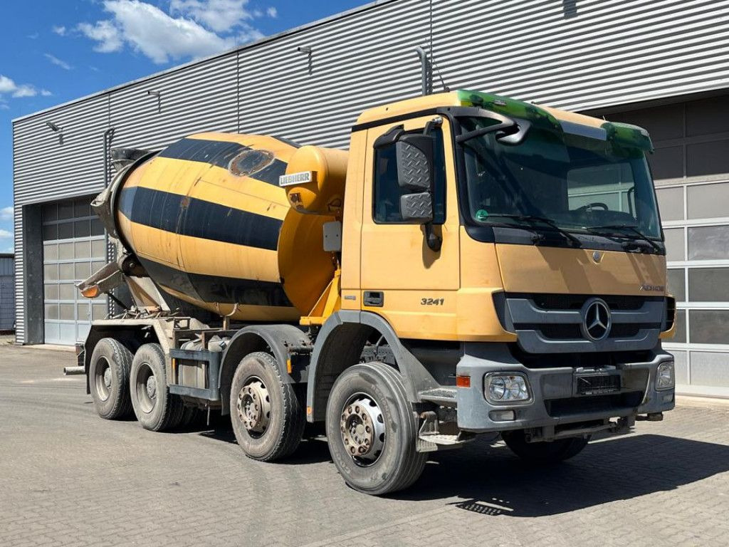 Mercedes-Benz Actros 3241 B 8x4 Betonmischer Liebherr, Deutsc - Camion ampliroll: photos 2 Mercedes-Benz Actros 3241 B 8x4 Betonmischer Liebherr, Deutsc - Camion ampliroll: photos 2