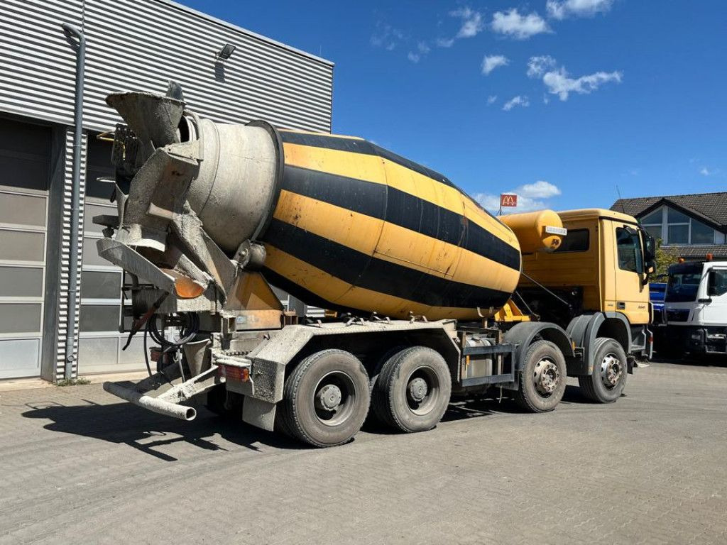 Mercedes-Benz Actros 3241 B 8x4 Betonmischer Liebherr, Deutsc - Camion ampliroll: photos 4 Mercedes-Benz Actros 3241 B 8x4 Betonmischer Liebherr, Deutsc - Camion ampliroll: photos 4