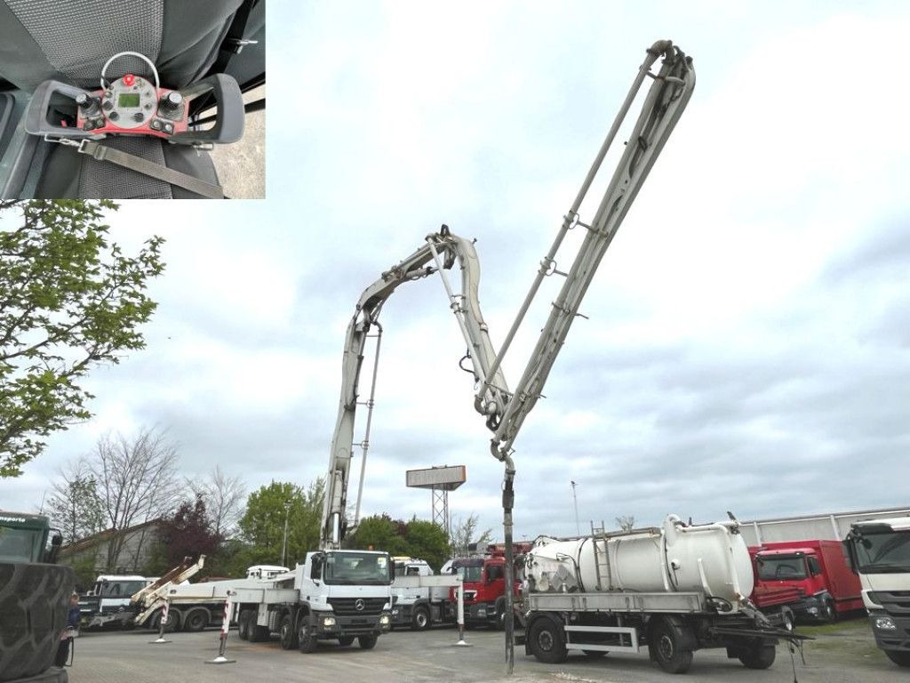 Mercedes-Benz Actros 3241 B 8x4 Betonpumpe Putzmeister 42m - Camion pompe: photos 4 Mercedes-Benz Actros 3241 B 8x4 Betonpumpe Putzmeister 42m - Camion pompe: photos 4