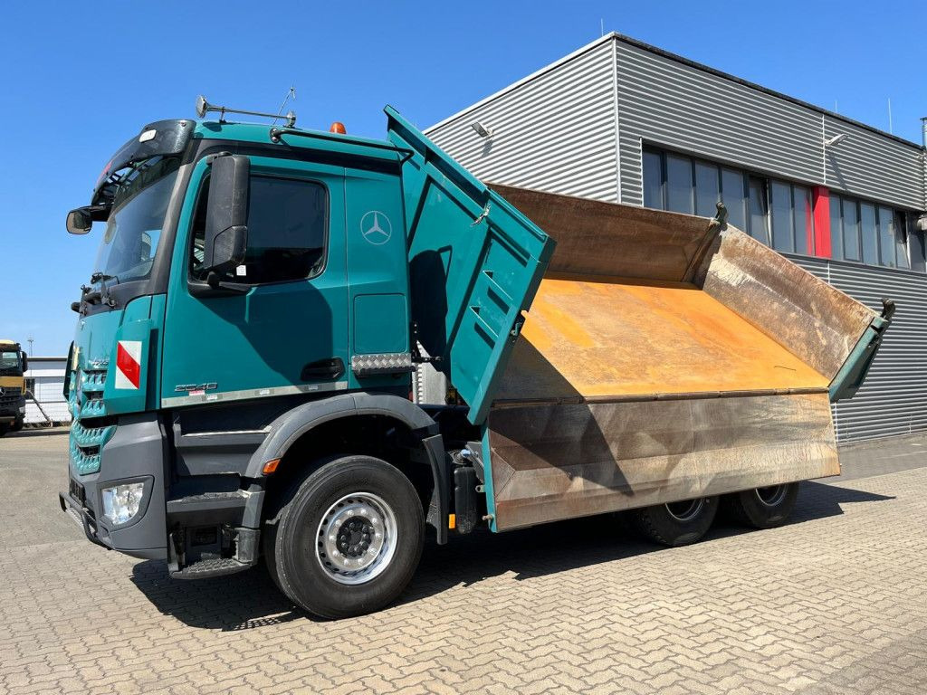 Mercedes-Benz Arocs 2648 6x4 3-Achs Kipper Bordmatik - Camion benne: photos 3 Mercedes-Benz Arocs 2648 6x4 3-Achs Kipper Bordmatik - Camion benne: photos 3