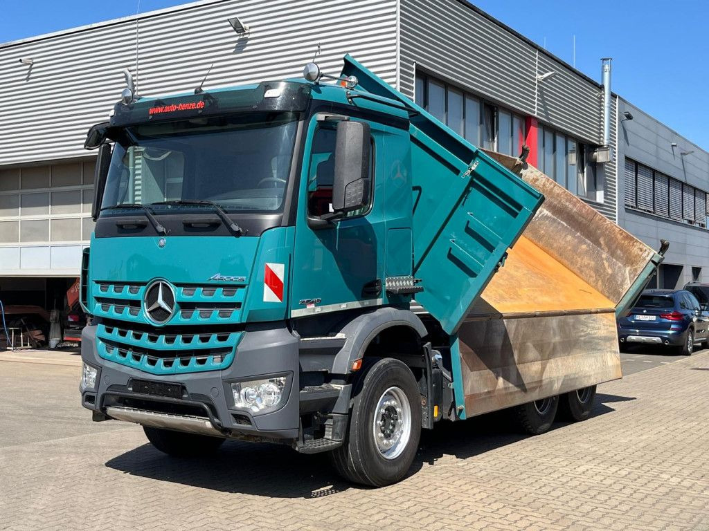 Mercedes-Benz Arocs 2648 6x4 3-Achs Kipper Bordmatik - Camion benne: photos 1 Mercedes-Benz Arocs 2648 6x4 3-Achs Kipper Bordmatik - Camion benne: photos 1