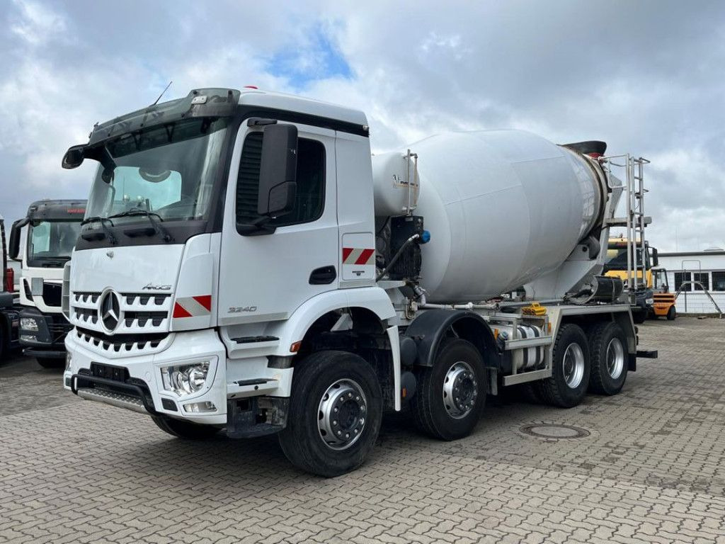 Mercedes-Benz Arocs 3240 B 8x4 Betonmischer Deutsch Top AP Ach - Camion malaxeur: photos 1 Mercedes-Benz Arocs 3240 B 8x4 Betonmischer Deutsch Top AP Ach - Camion malaxeur: photos 1
