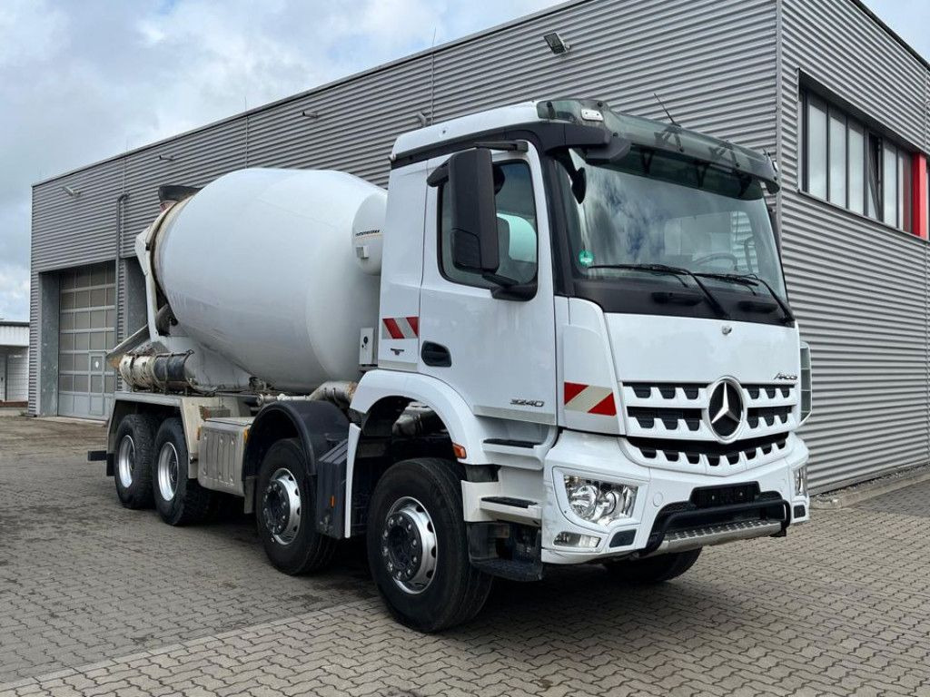 Mercedes-Benz Arocs 3240 B 8x4 Betonmischer Deutsch Top AP Ach - Camion malaxeur: photos 2 Mercedes-Benz Arocs 3240 B 8x4 Betonmischer Deutsch Top AP Ach - Camion malaxeur: photos 2