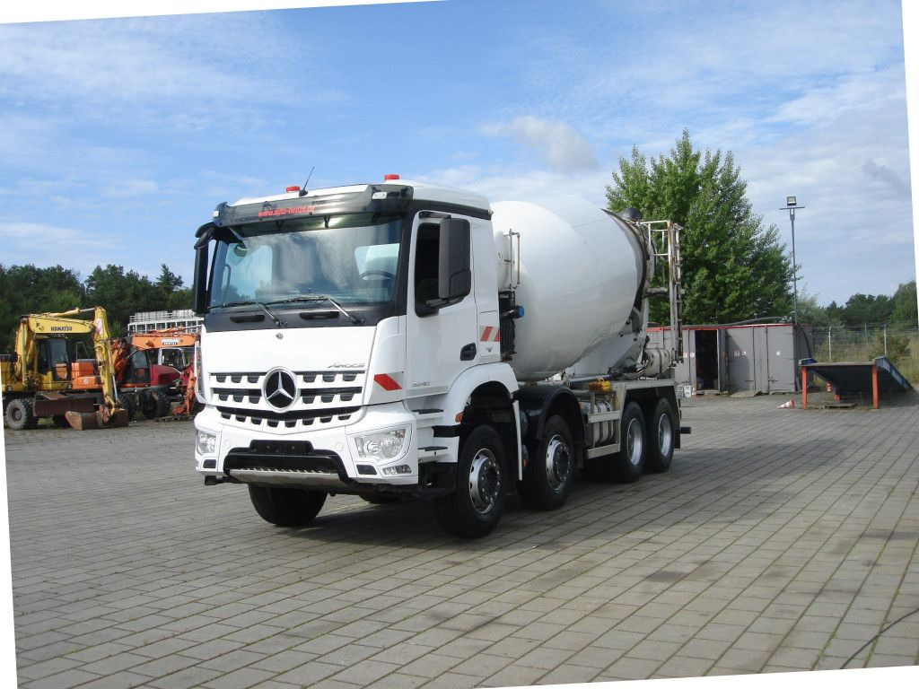 Mercedes-Benz Arocs 3240 B 8x4 Betonmischer Deutsch Top AP Ach - Camion malaxeur: photos 2 Mercedes-Benz Arocs 3240 B 8x4 Betonmischer Deutsch Top AP Ach - Camion malaxeur: photos 2