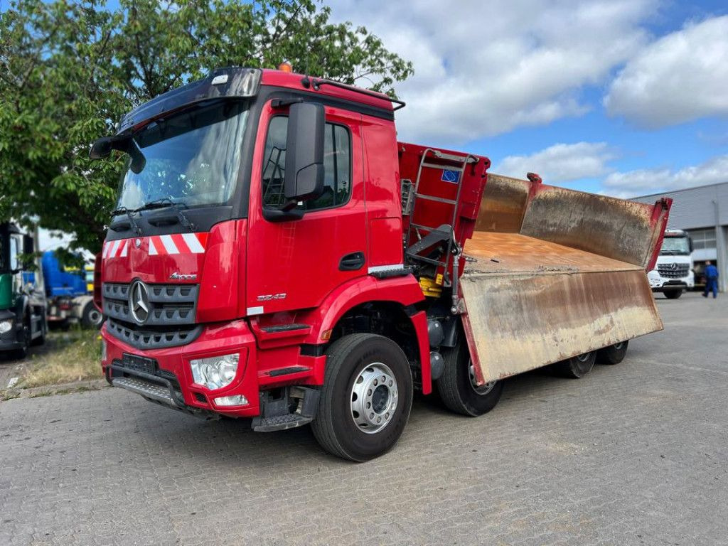 Mercedes-Benz Arocs 3243 8x4 4-Achs Kipper Bordmatik - Camion benne: photos 1 Mercedes-Benz Arocs 3243 8x4 4-Achs Kipper Bordmatik - Camion benne: photos 1
