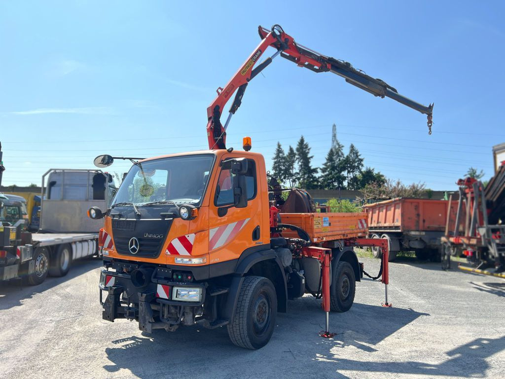 Mercedes-Benz Unimog U20 2-Achs Allradkipper Kran Palfinger Kr - Camion benne, Camion grue: photos 1 Mercedes-Benz Unimog U20 2-Achs Allradkipper Kran Palfinger Kr - Camion benne, Camion grue: photos 1