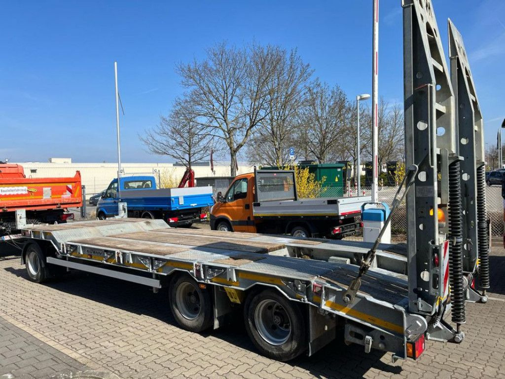 Müller-Mitteltal Tiefladeanhänger T 3 Profi 30,0 Tiefladeranhänge - Remorque porte-engin surbaissée: photos 2 Müller-Mitteltal Tiefladeanhänger T 3 Profi 30,0 Tiefladeranhänge - Remorque porte-engin surbaissée: photos 2
